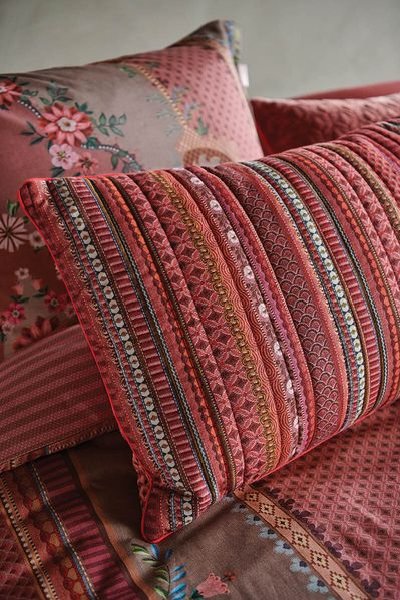 (image for) Pip Studio Rechteckige Zierkissen Quilted Ribbon Rot | Pip Studio Sale-3269